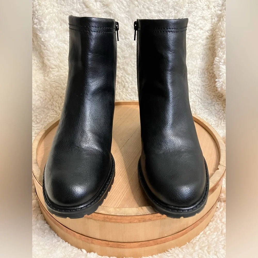 EUC Zodiac‎ Boots Womens Black Graysen Ankle Booties Block Heel Side Zip Sz 9.5